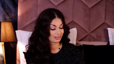 EvaRhea online show from 10.08.25