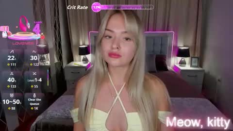 Snapshot of evarider chatting on 09.19.25 EvaRider online show from 09.19.25