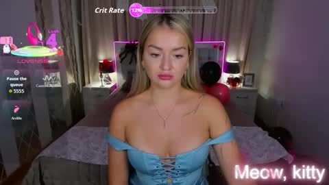 Snapshot of evarider chatting on 10.22.25 EvaRider online show from 10.22.25