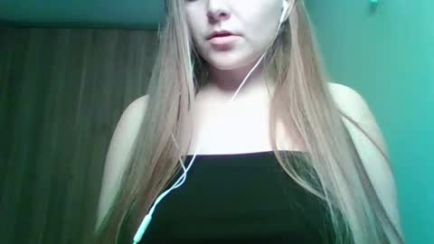 evasapples2026 online show from 02.28.26