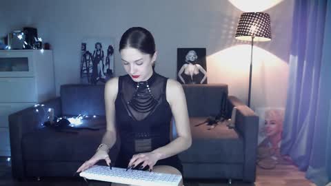 Eva online show from 12.06.24