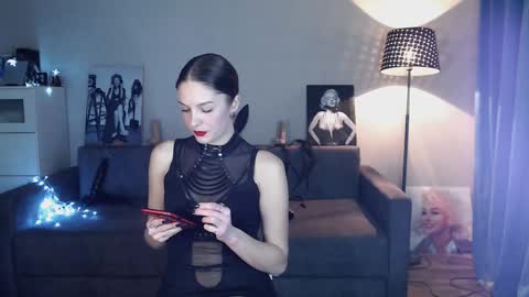 Eva online show from 12.10.24
