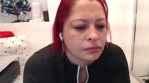 Eva Twiss online show from 12.19.25