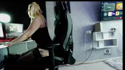 evavibe online show from 04.24.26