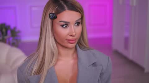 Eva online show from 10.30.25