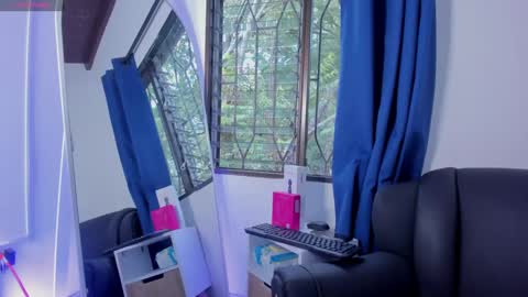 Snapshot of eve__queen chatting on 09.20.25 Eva Queen online show from 09.20.25