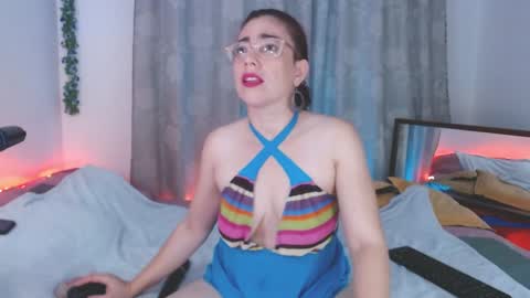 Snapshot of eve_blue77 chatting on 12.27.24 Eve Blue  friends. IG eve blue77 TW EveBlue 1 OF eveblue7 online show from 12.27.24