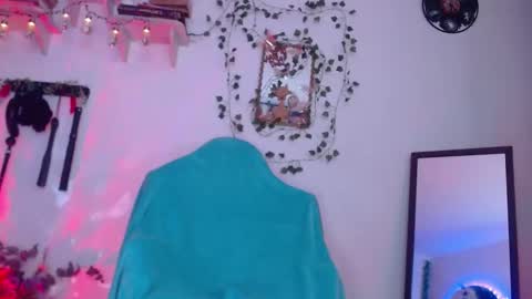 Snapshot of eve_blue77 chatting on 09.24.25 Eve Blue  friends. IG eve blue77 TW EveBlue 1 OF eveblue7 online show from 09.24.25