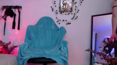 Snapshot of eve_blue77 chatting on 10.25.25 Eve Blue  friends. IG eve blue77 TW EveBlue 1 OF eveblue7 online show from 10.25.25