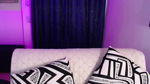 Evee online show from 12.13.25