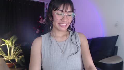 Kissed by an angel  IG evee  lyn20 online show from 12.12.24