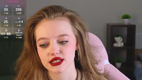 Snapshot of eveleen_soleen chatting on 12.13.24 Eveleen online show from 12.13.24