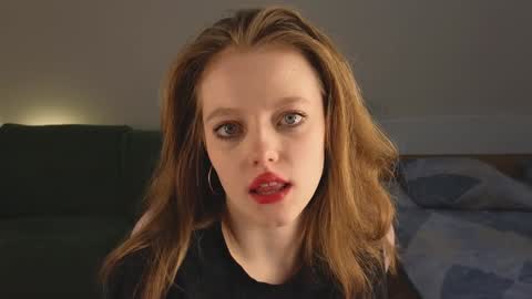 Snapshot of eveleen_soleen chatting on 01.10.25 Eveleen online show from 01.10.25