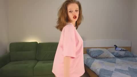 Snapshot of eveleen_soleen chatting on 09.25.25 Eveleen online show from 09.25.25