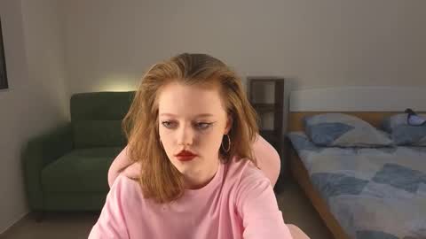 Snapshot of eveleen_soleen chatting on 09.26.25 Eveleen online show from 09.26.25