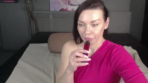 EveLibston online show from 02.04.25