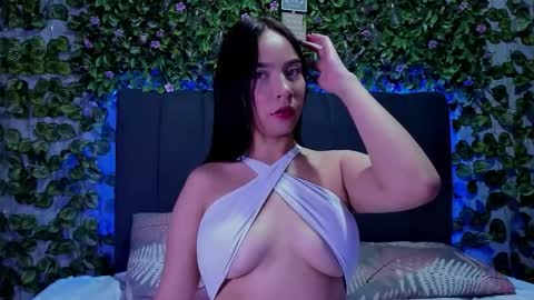 E V E L I N online show from 09.17.25