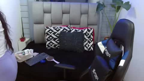 Snapshot of evelin_zaens chatting on 07.02.26 evelin zaens online show from 07.02.26