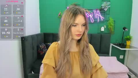 Snapshot of evelineamore chatting on 06.16.26 Eveline online show from 06.16.26