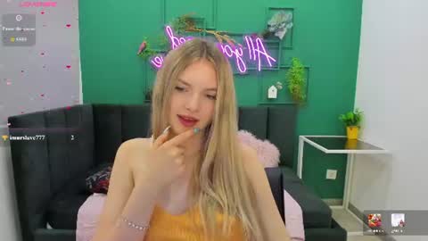Snapshot of evelineamore chatting on 06.26.26 Eveline online show from 06.26.26