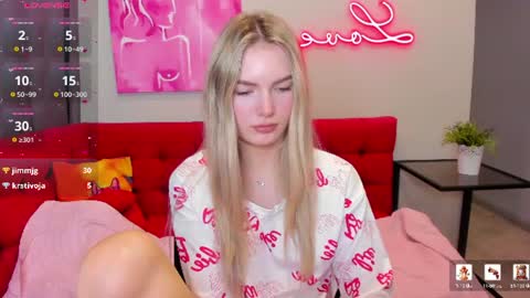 Snapshot of evelineamore chatting on 07.18.26 Eveline online show from 07.18.26