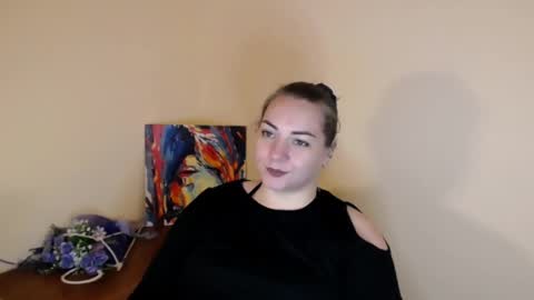 Snapshot of evelineli chatting on 03.12.25 Lydia online show from 03.12.25