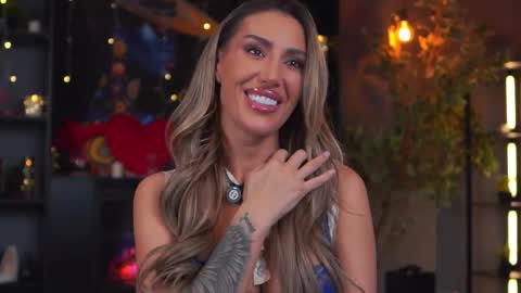 Evelyn online show from 02.22.26