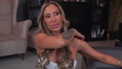 Evelyn online show from 04.07.26