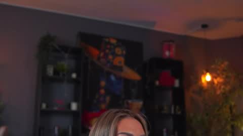 Evelyn online show from 04.17.26