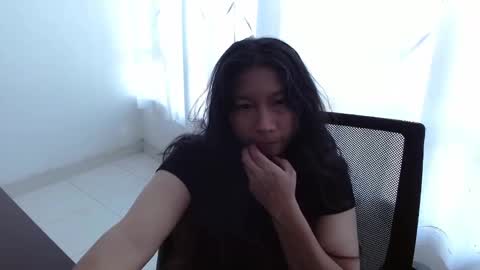 Snapshot of evelyn_flores1 chatting on 09.08.25   online show from 09.08.25