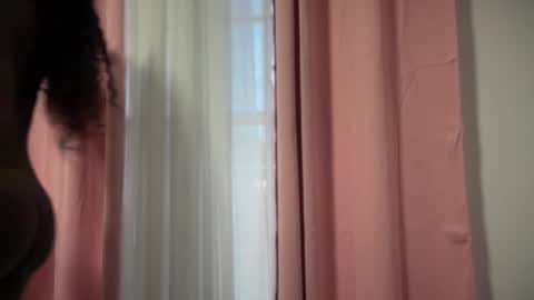 E V E L Y N  online show from 09.19.25