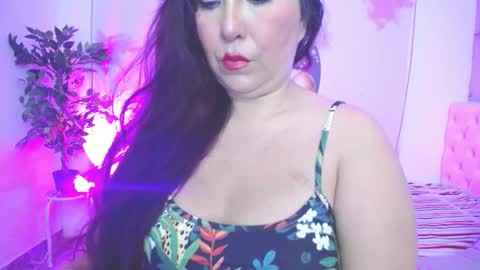 Snapshot of evelyn_mature19 chatting on 09.14.25 Juliana online show from 09.14.25