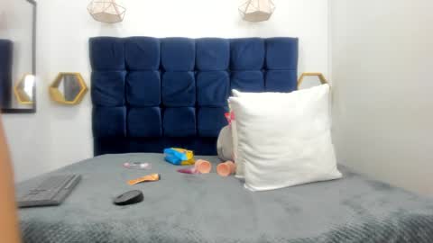 Snapshot of evelyn_morgan1 chatting on 12.14.24 evelyn_morgan1 online show from 12.14.24