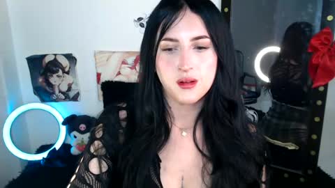 Snapshot of evelyn_sheeran chatting on 06.29.26 Julieta online show from 06.29.26