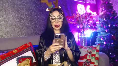 EvelynaGrey online show from 12.21.24
