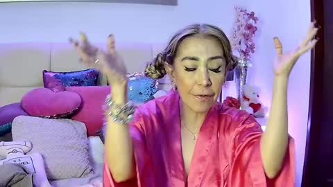 EvelynaGrey online show from 11.23.25