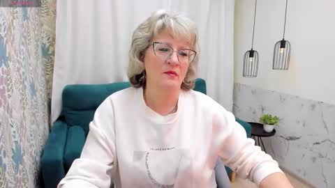 Evelyn online show from 03.19.26