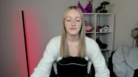 evelynblond online show from 03.12.26