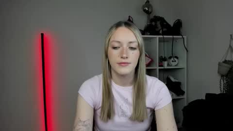 evelynblond online show from 04.08.26