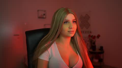 Snapshot of evelyncage_ chatting on 12.15.24 evelyncage_ online show from 12.15.24