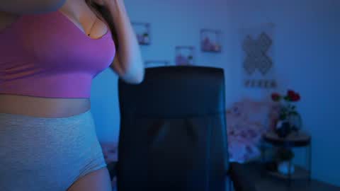 Snapshot of evelyncage_ chatting on 02.02.25 evelyncage_ online show from 02.02.25