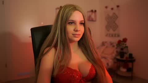 Snapshot of evelyncage_ chatting on 02.14.25 evelyncage_ online show from 02.14.25