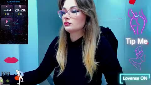 evelyne_rose online show from 10.13.25