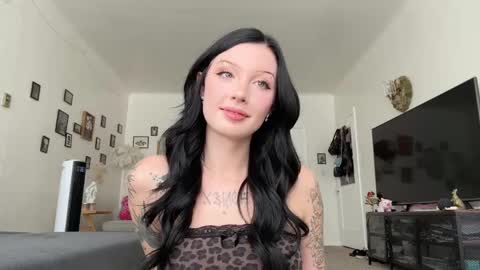 Evelyn online show from 09.17.25