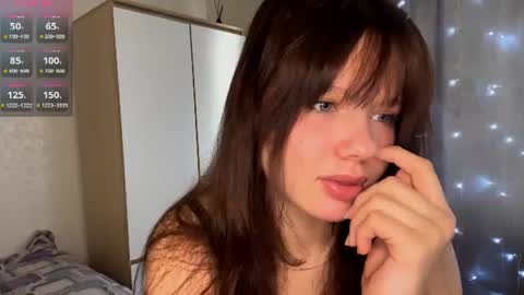 Snapshot of evelynhudson chatting on 06.18.26 Evelyn Velvet online show from 06.18.26