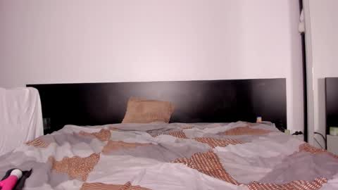 Snapshot of evelynneshawn chatting on 10.17.25 Evelyne online show from 10.17.25