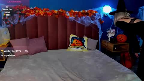 Evelyn online show from 10.23.25