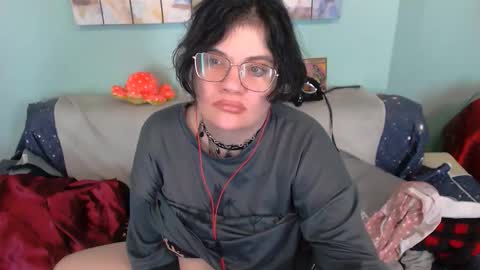 Everly online show from 12.21.25