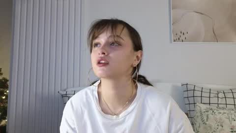 Snapshot of evi_woow chatting on 12.18.24 evi_woow online show from 12.18.24