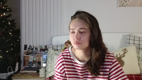 Snapshot of evi_woow chatting on 12.29.24 evi_woow online show from 12.29.24